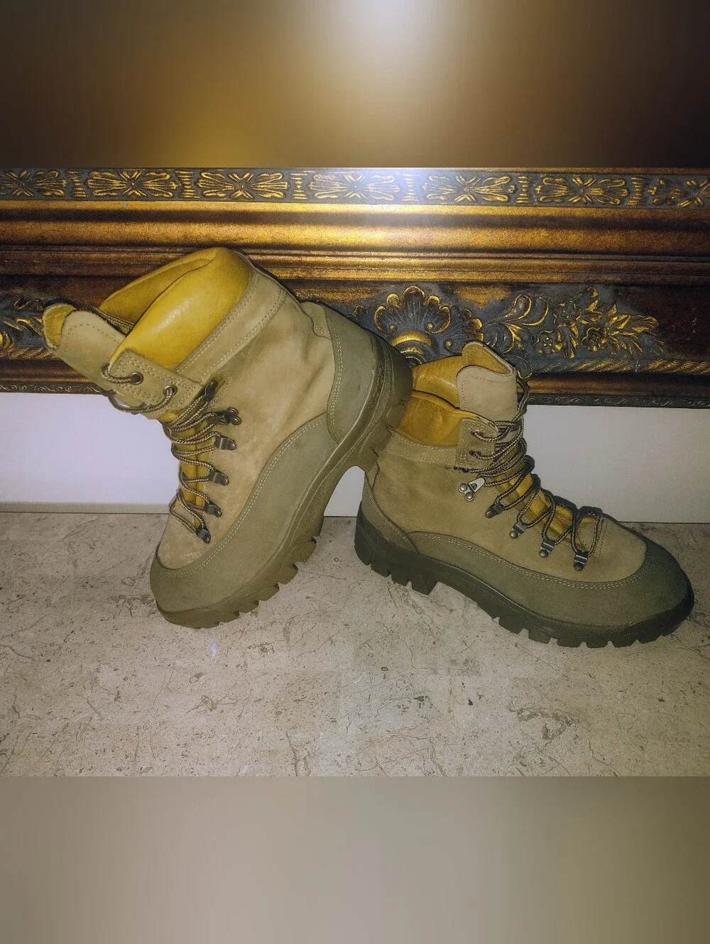 Belleville 950 MCB Gortex  Suede Mountain Combat Hiking Boots in Olive and Tan